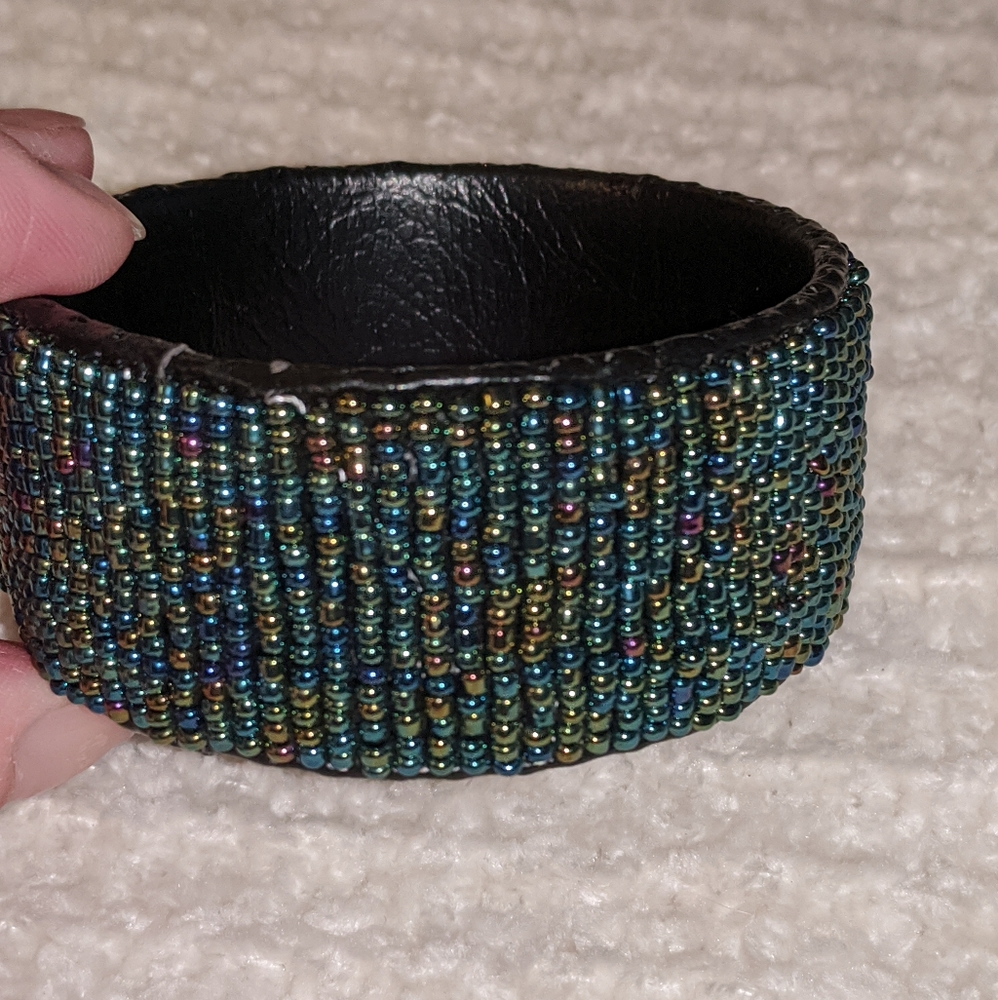 BEAUTIFUL Vintage Handmade Beaded Bracelet